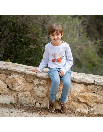 CAMISETA CONEJITOS CUELLO BORDADO